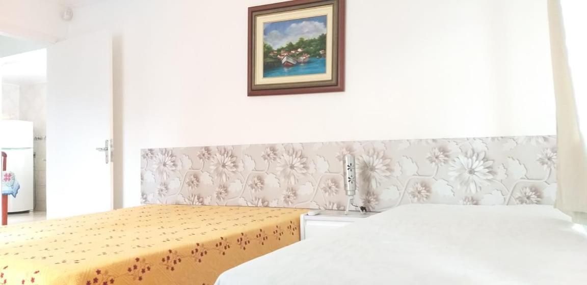 Вилла Casa 02 Dorm Na Rua Salmao Бомбиньяс Экстерьер фото